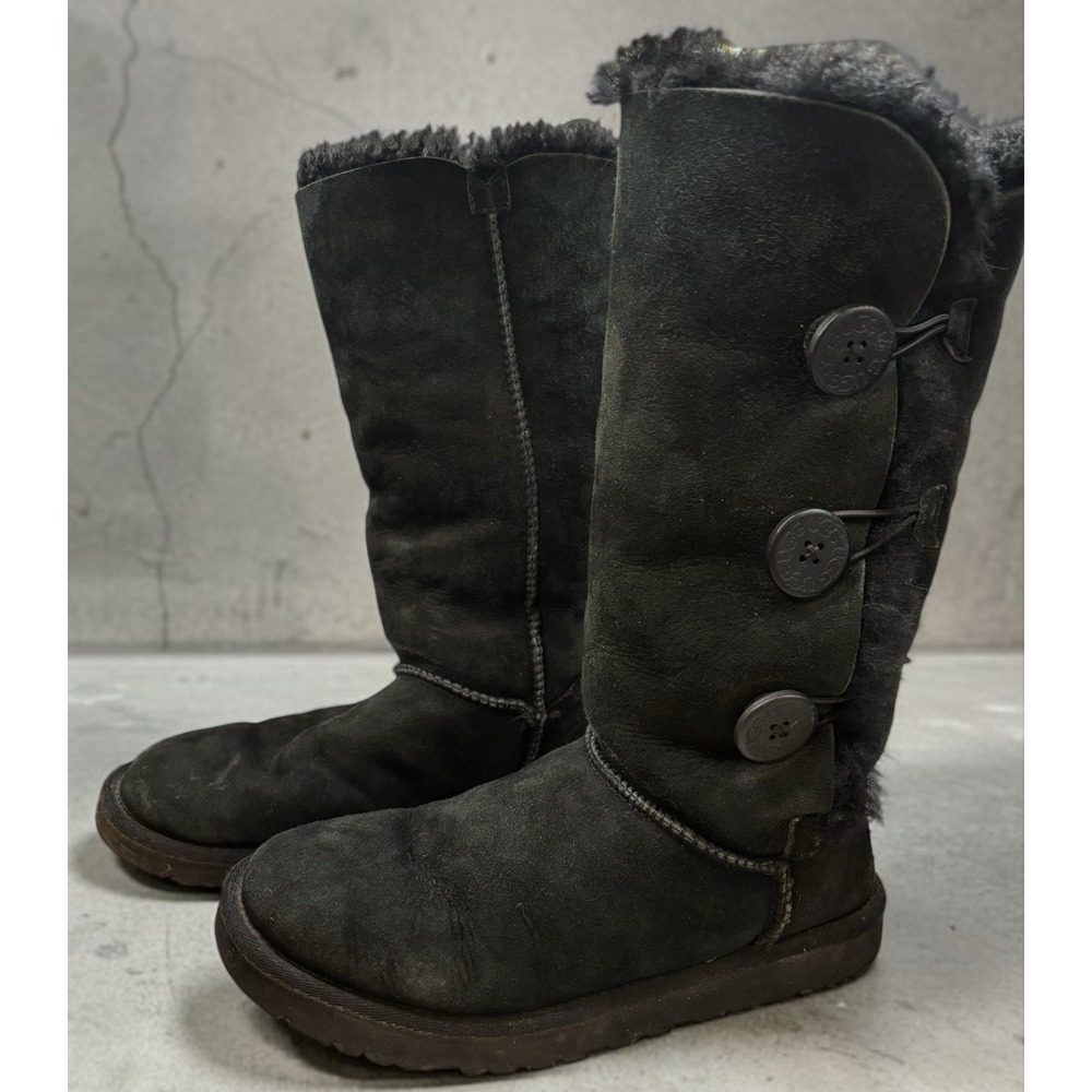 UGG Bailey Black Button Triplet II Women's Size 8 Boots